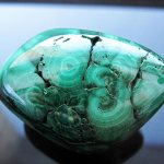 How to distinguish malachite from a fake