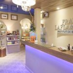 Names of beauty salons in French with translation into Russian