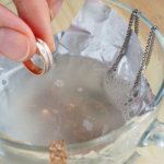 Сода и фольга - Как почистить золото в домашних условиях