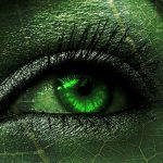 зеленый глаз человека